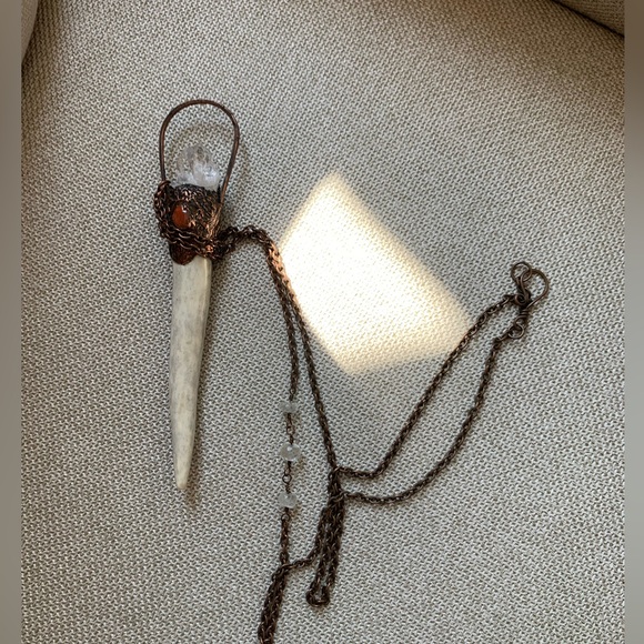 Bone/Antler (Material ?) with Quartz Necklace - Picture 2 of 4
